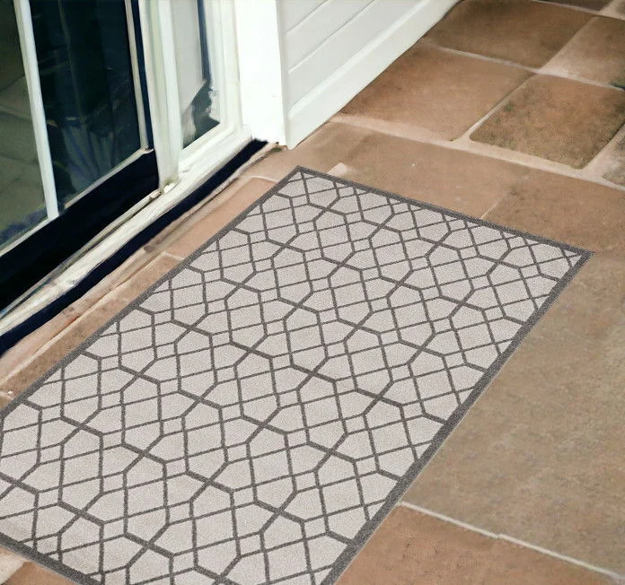 carpet for a refreshing and natural home feel-2' X 3' Diamond Pattern Accent Rug - Ivory / Gray