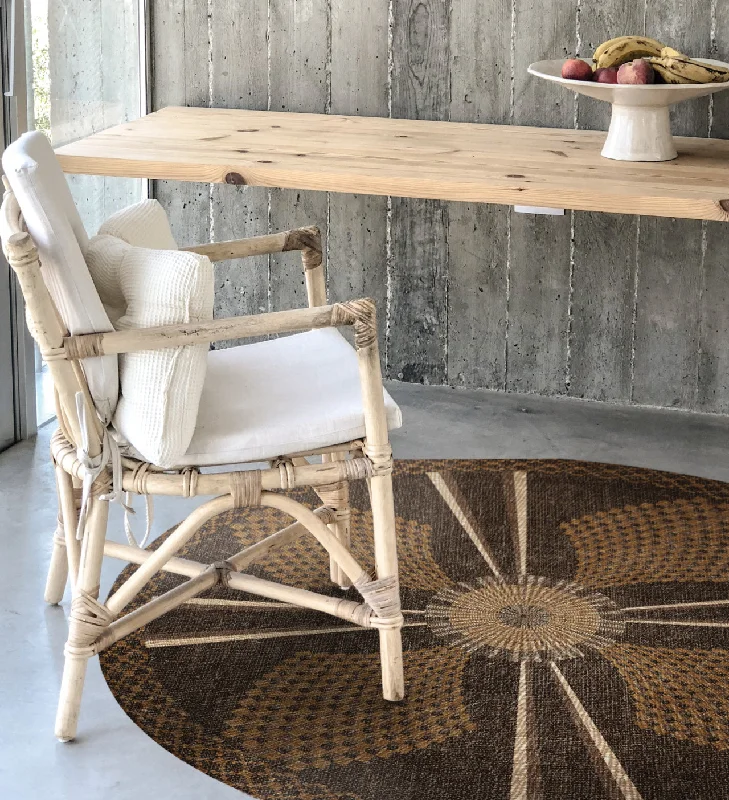 carpet with subtle design patterns-Makeba Lily Round Vinyl Rug