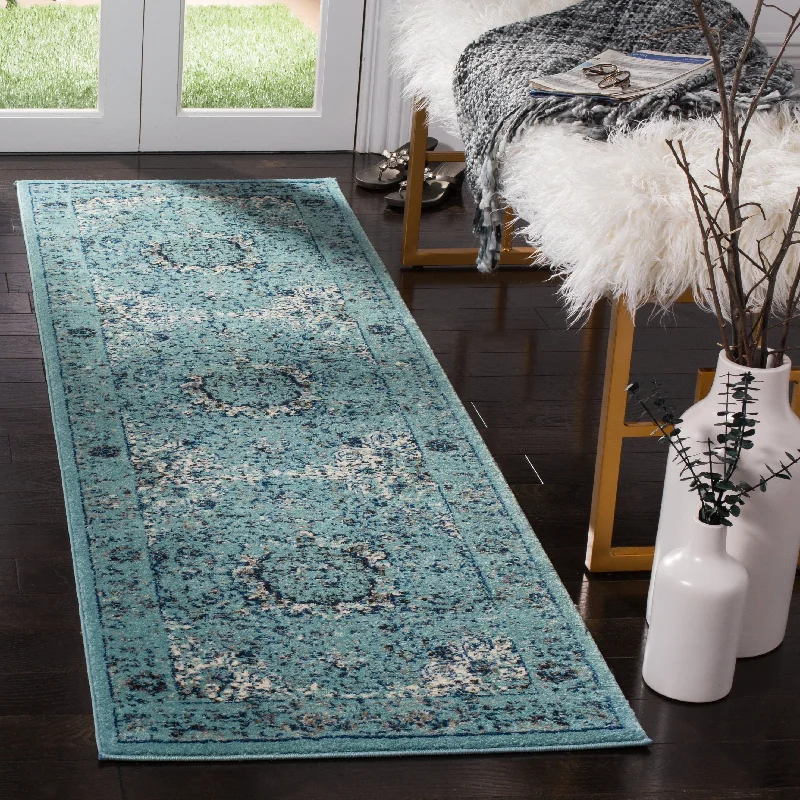 carpet with soft texture for relaxation-SAFAVIEH Evoke Jentje Vintage Shabby Chic Oriental Rug