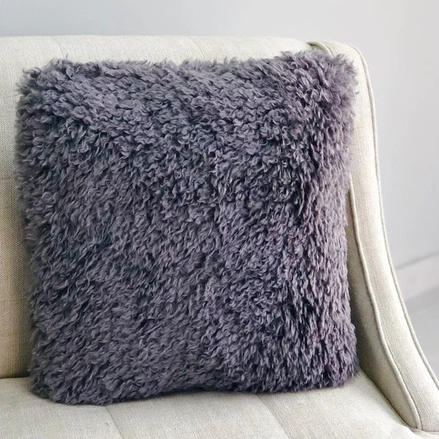 How to pick an antibacterial latex pillow-Cozy Gray Plush Pillow