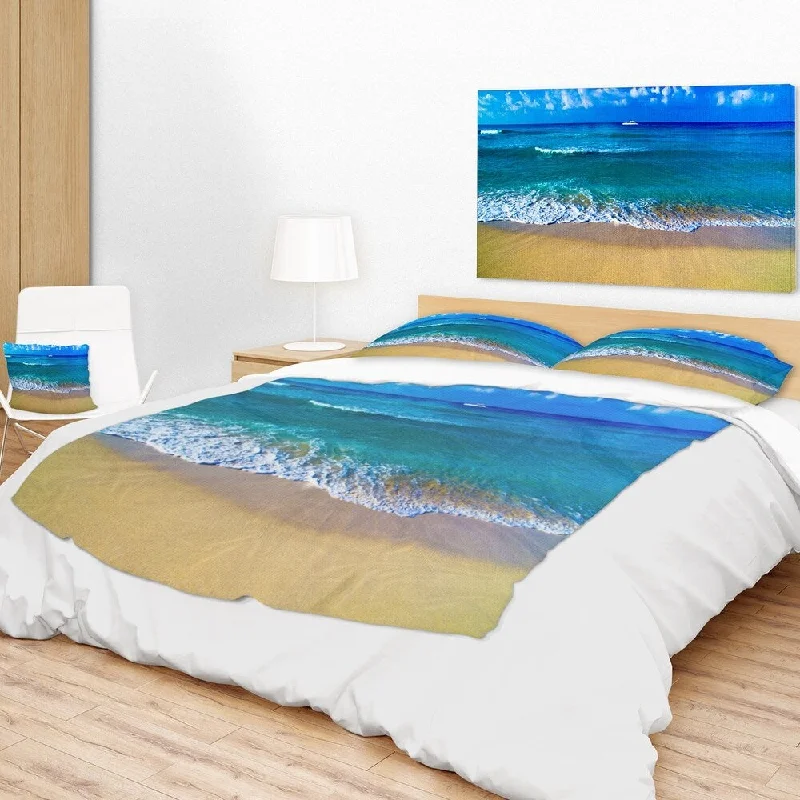 Traditional throw blanket-Designart 'Floating Blue Waves Beach' Seashore Throw Blanket