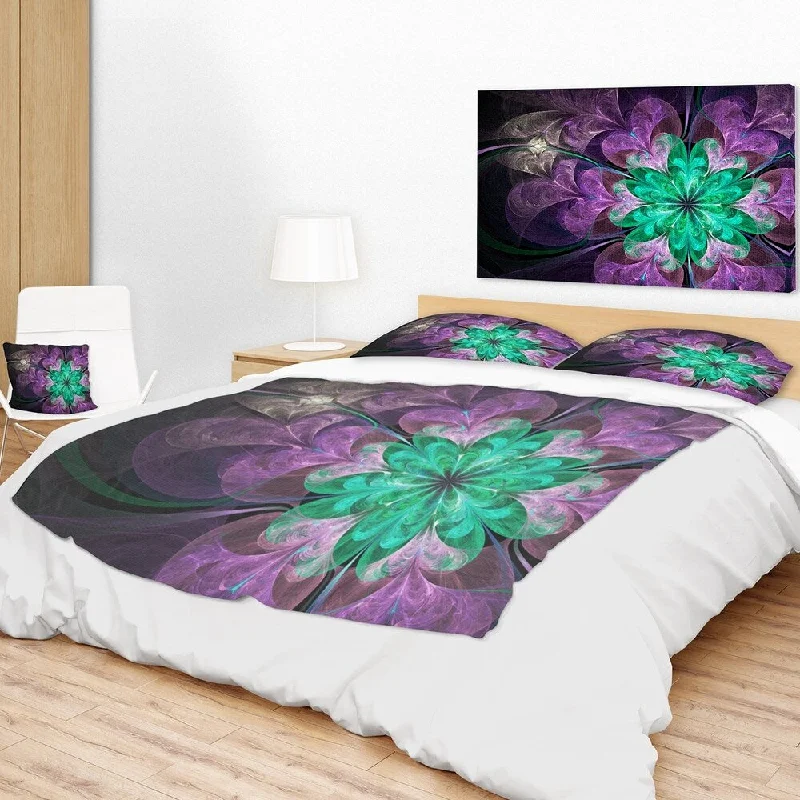 Fall throw blanket-Designart 'Glittering Purple Green Fractal Flower' Floral Throw Blanket