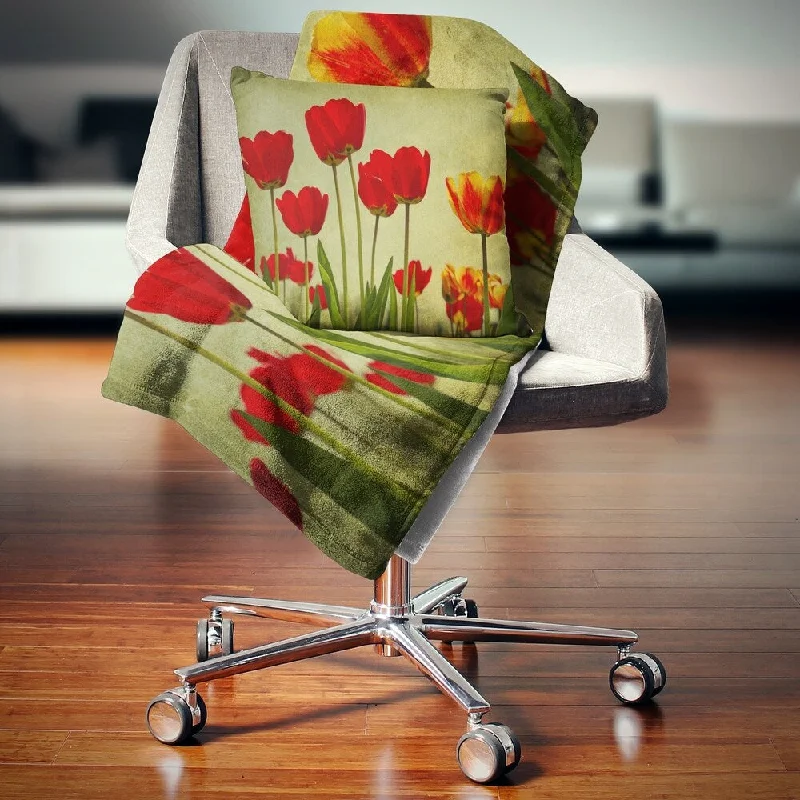 Armchair throw blanket-Designart 'Grunge Flowers Background' Floral Throw Blanket