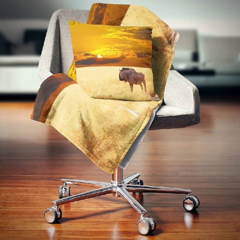 Chenille throw blanket-Designart 'Huge Antelope in Field At Sunset' African Landscape Fleece Throw Blanket